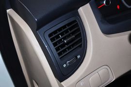 2011款起亚狮跑