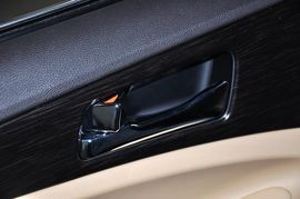 2011款北京现代索纳塔八2.0L