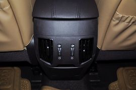 2011款北京现代索纳塔八2.0L