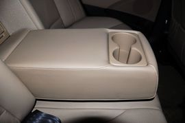 2011款北京现代索纳塔八2.0L