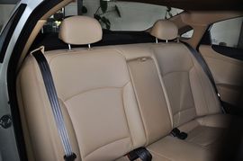 2011款北京现代索纳塔八2.0L