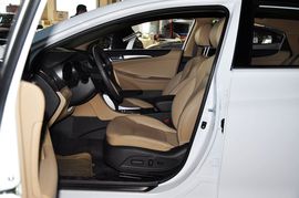 2011款北京现代索纳塔八2.0L