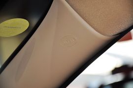 2011款北京现代索纳塔八2.0L