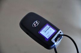 2011款北京现代索纳塔八2.0L