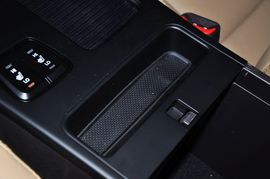 2011款北京现代索纳塔八2.0L