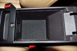 2011款北京现代索纳塔八2.0L