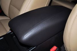 2011款北京现代索纳塔八2.0L