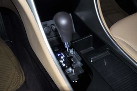 2011款北京现代索纳塔八2.0L