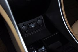 2011款北京现代索纳塔八2.0L