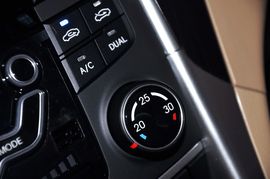 2011款北京现代索纳塔八2.0L