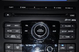 2011款北京现代索纳塔八2.0L