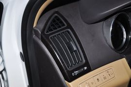 2011款北京现代索纳塔八2.0L