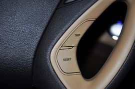 2011款北京现代索纳塔八2.0L