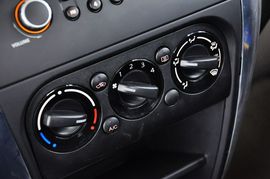 2011款铃木天语SX4两厢1.6L
