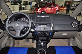 2011款铃木天语SX4两厢1.6L