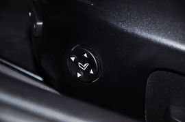 2011款宝马335i敞篷版