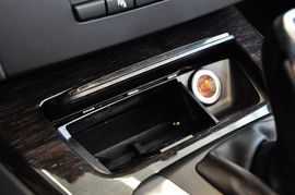 2011款宝马335i敞篷版