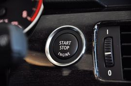 2011款宝马335i敞篷版