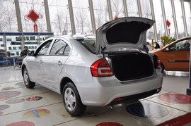 2011款长安CX30三厢