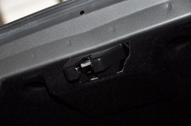 2011款长安CX30三厢