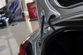 2011款长安CX30三厢