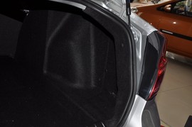 2011款长安CX30三厢