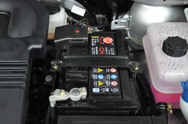 2011款长安CX30三厢