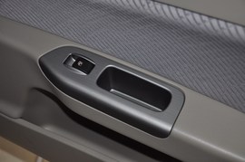 2011款长安CX30三厢