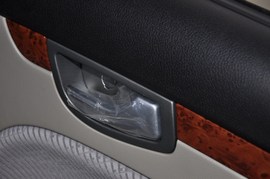 2011款长安CX30三厢