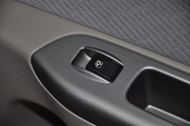 2011款长安CX30三厢