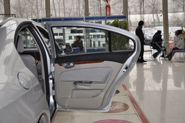 2011款长安CX30三厢