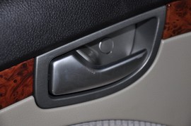 2011款长安CX30三厢