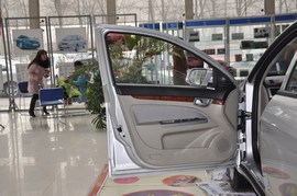 2011款长安CX30三厢