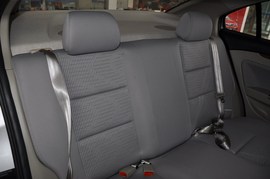 2011款长安CX30三厢