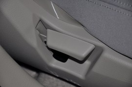 2011款长安CX30三厢