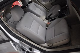 2011款长安CX30三厢