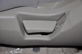 2011款长安CX30三厢