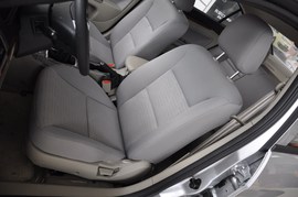 2011款长安CX30三厢