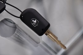 2011款长安CX30三厢