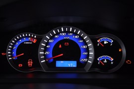 2011款长安CX30三厢