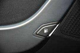 2016款现代全新胜达2.0T自动两驱智能型