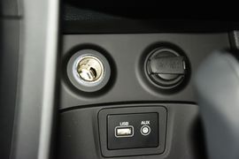 2016款现代全新胜达2.0T自动两驱智能型