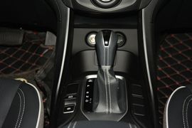 2016款现代全新胜达2.0T自动两驱智能型