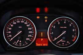 2011款宝马325i