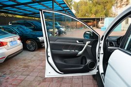 2017款哈弗H6蓝标运动版1.5T自动两驱豪华型