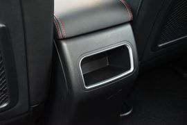 2017款哈弗H6蓝标运动版1.5T自动两驱豪华型