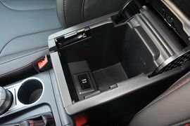 2017款哈弗H6蓝标运动版1.5T自动两驱豪华型