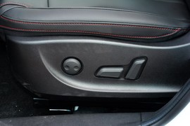 2017款哈弗H6蓝标运动版1.5T自动两驱豪华型