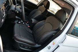 2017款哈弗H6蓝标运动版1.5T自动两驱豪华型