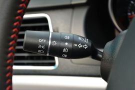 2017款哈弗H6蓝标运动版1.5T自动两驱豪华型
